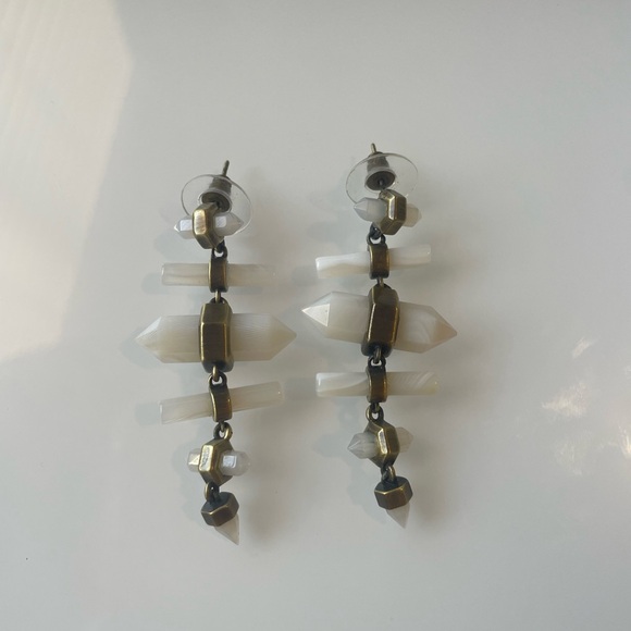 Kendra Scott Jamie Earrings in Antique Brass - Picture 3 of 5